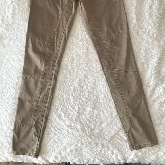 NWOT Levi’s Bold Curve Khaki - Picture 2 of 7